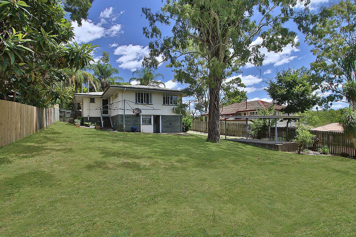 33 Marginson Street, Leichhardt QLD 4305, Image 2