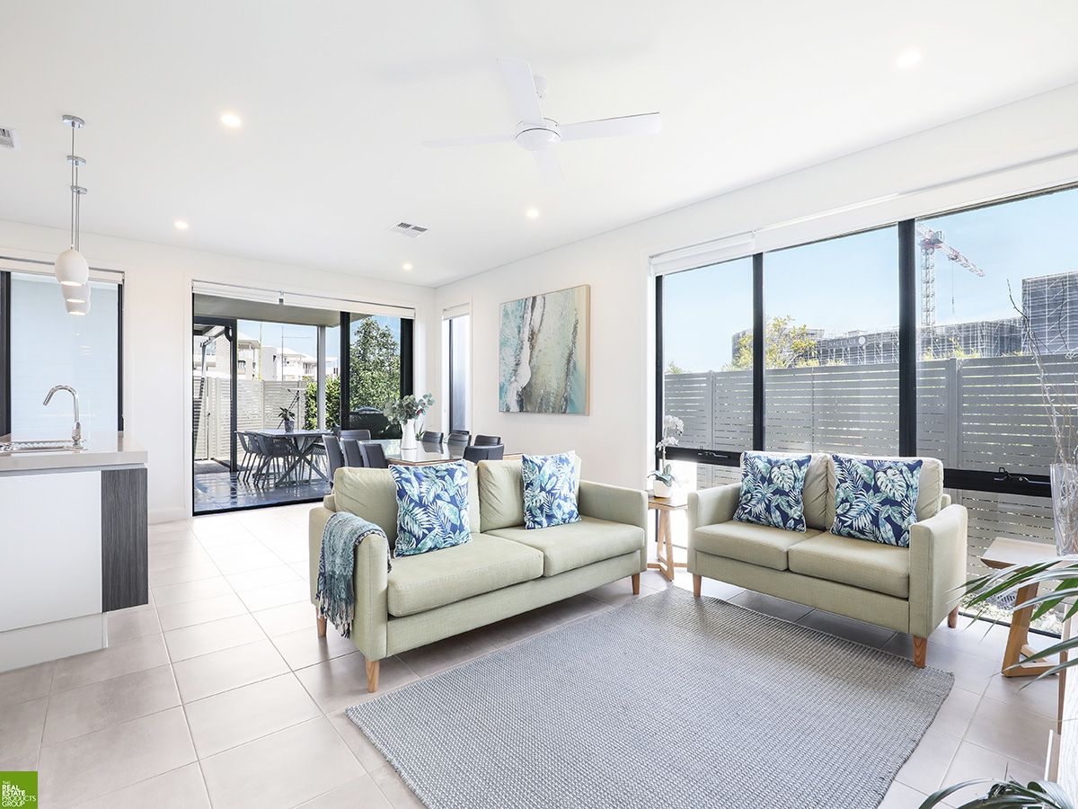 84 The Promontory Drive, Shell Cove NSW 2529, Image 2