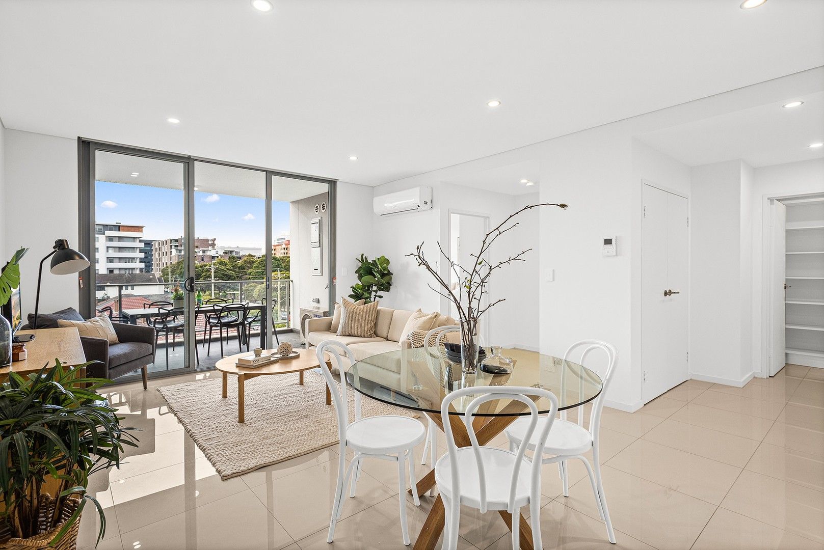 1 bedrooms Apartment / Unit / Flat in 18/130 Kembla Street WOLLONGONG NSW, 2500