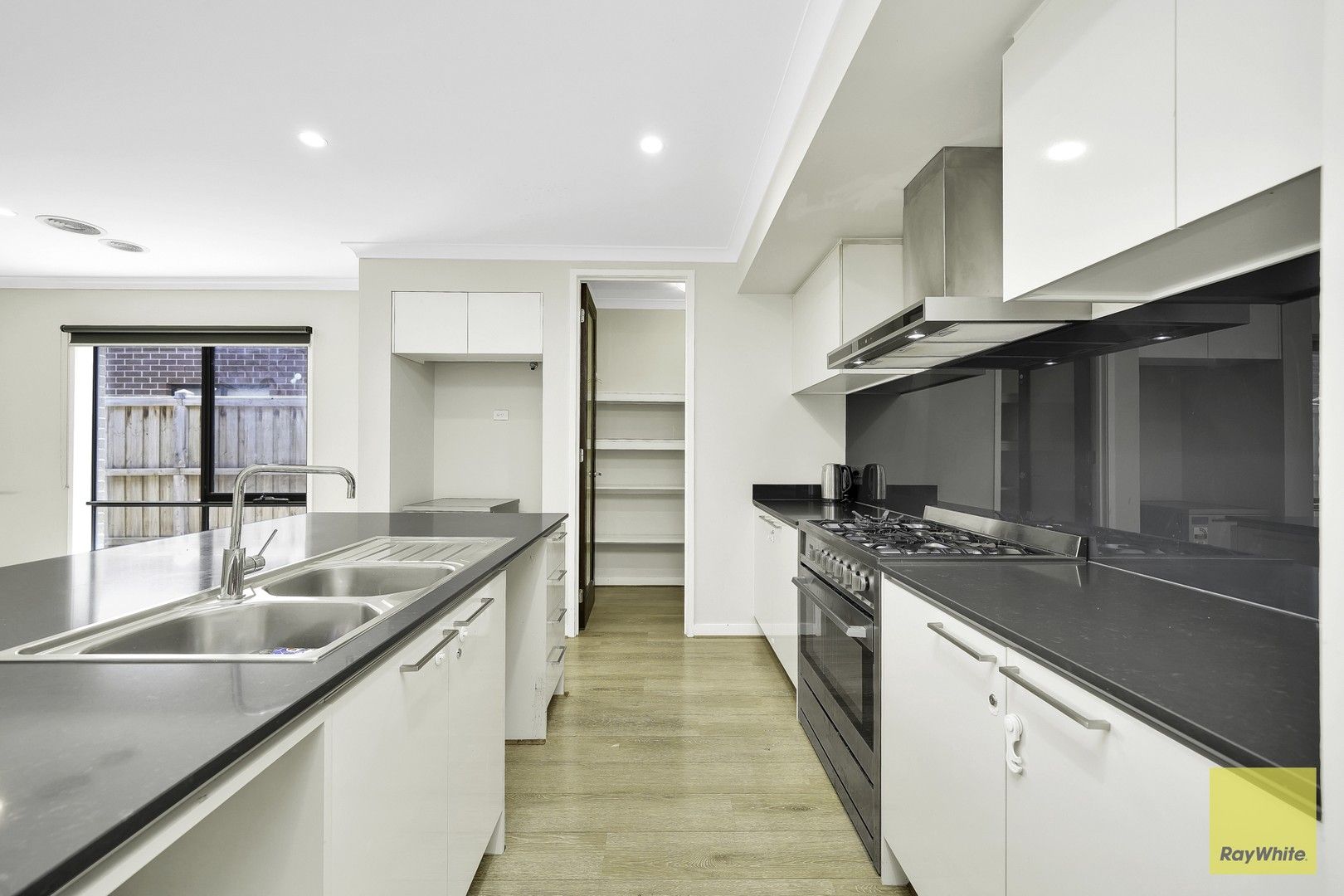 4 bedrooms House in 9 Wayland Road TRUGANINA VIC, 3029