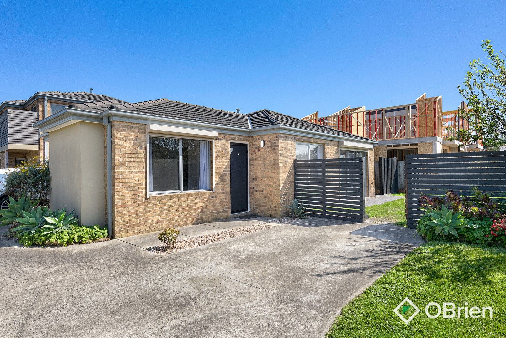 2 bedrooms Apartment / Unit / Flat in 1/11 Petrie Street FRANKSTON VIC, 3199