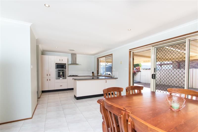 37 Shearwater Bvd, Albion Park Rail NSW 2527, Image 2