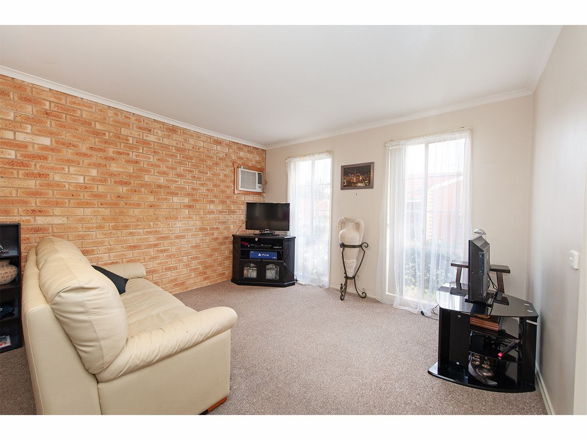 1 14 Graetz Court Lavington Nsw 2641 Domain