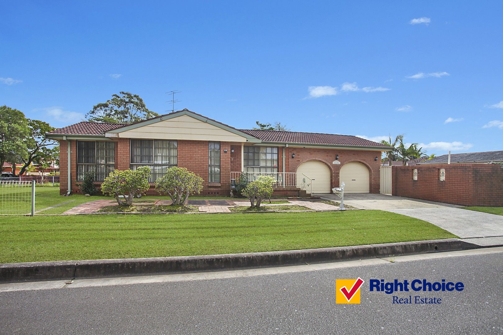 3 bedrooms House in 51 Laurel Street ALBION PARK RAIL NSW, 2527