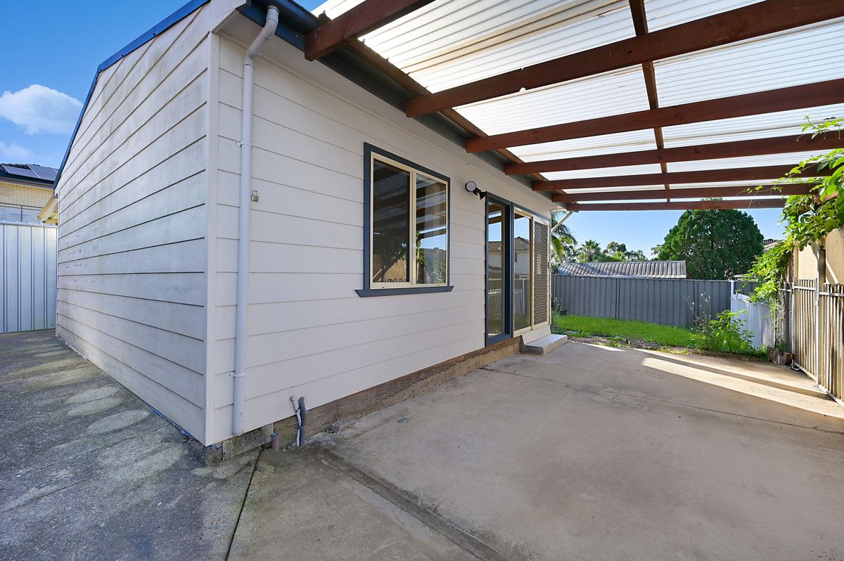 2 bedrooms House in 25a Nundle Street SMITHFIELD NSW, 2164