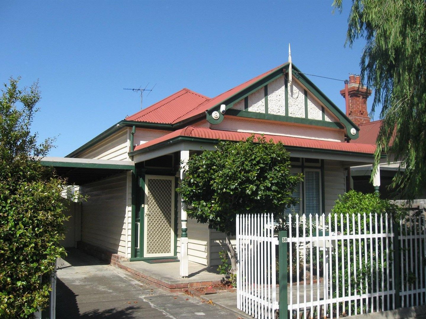 2 bedrooms House in 38 Gooch Street THORNBURY VIC, 3071