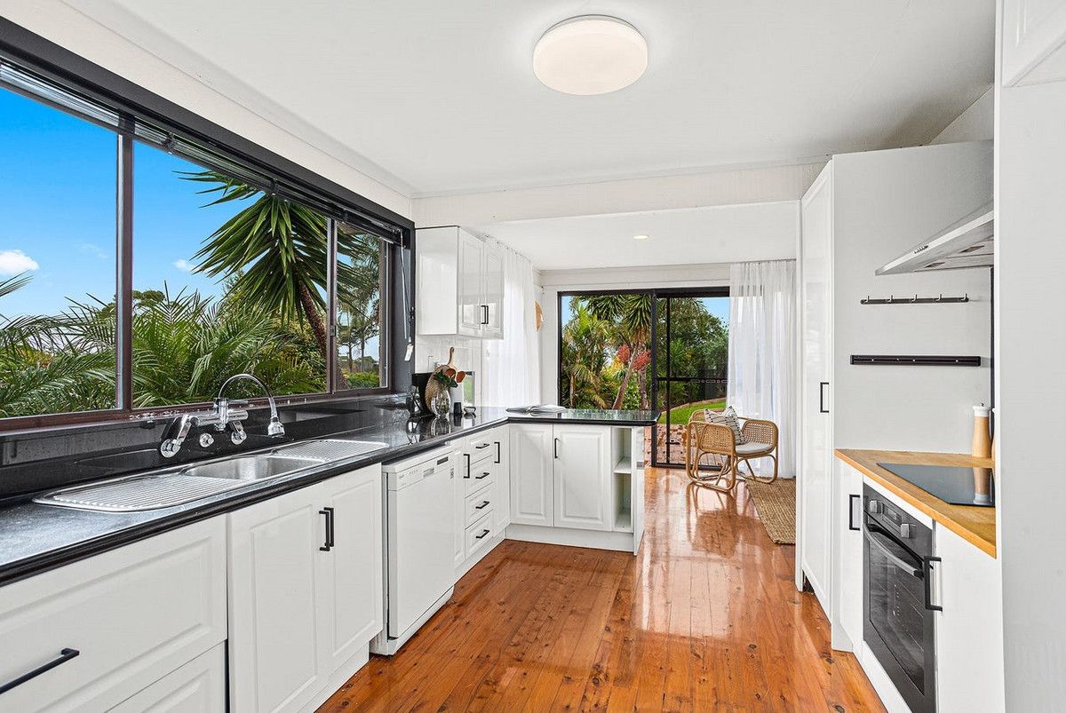 4 bedrooms House in 65 Fairloch Avenue FARMBOROUGH HEIGHTS NSW, 2526