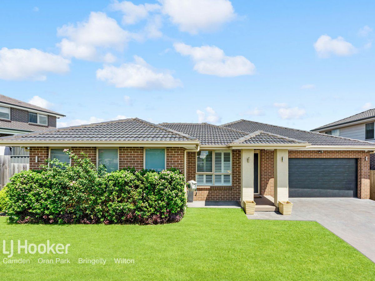 4 bedrooms House in 31b Evans Street ORAN PARK NSW, 2570