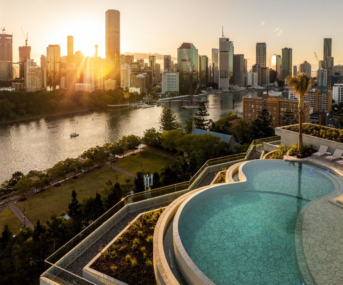 2 bedrooms Apartment / Unit / Flat in 802/470 Main Street KANGAROO POINT QLD, 4169
