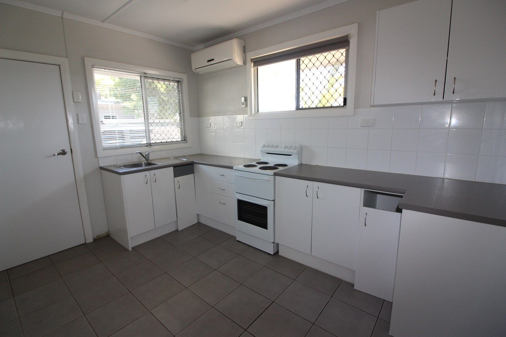 2 bedrooms Apartment / Unit / Flat in 2/61 Joan Street MOUNT ISA QLD, 4825