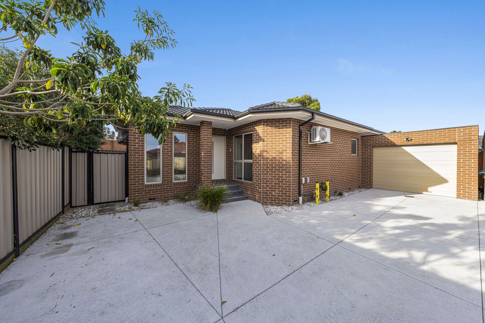 3 bedrooms Apartment / Unit / Flat in 133A Doveton Avenue DOVETON VIC, 3177