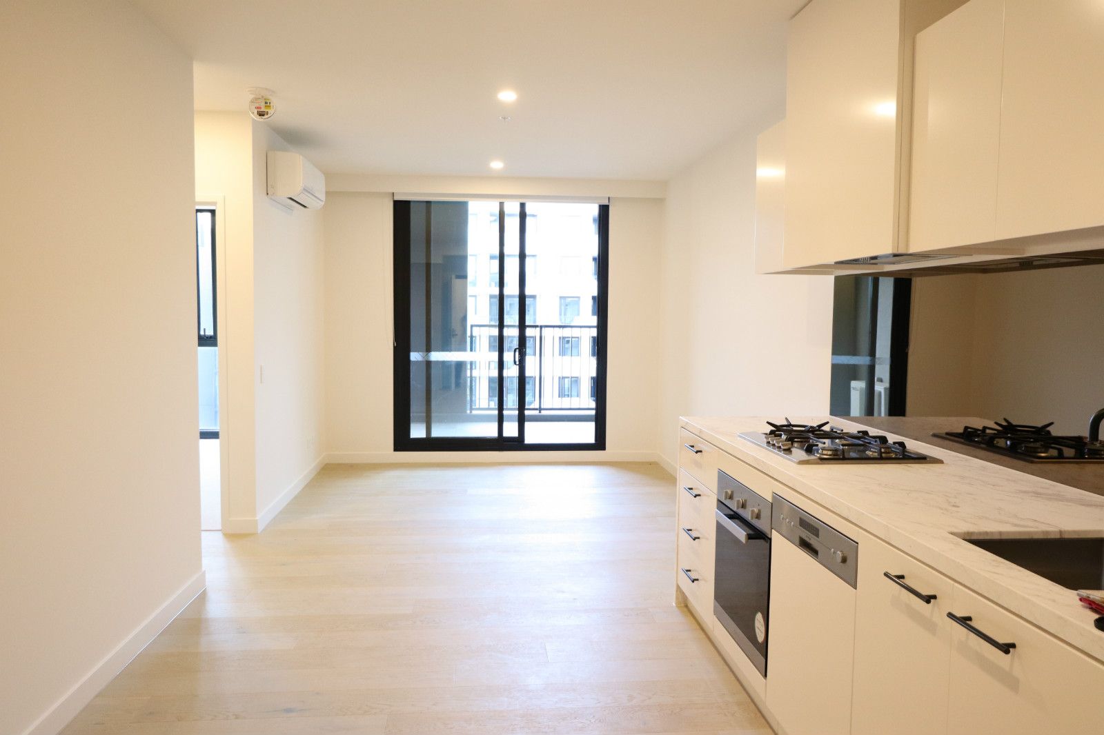 L11 2 Connam Avenue Clayton Vic 3168 Apartment For Rent 450 Domain