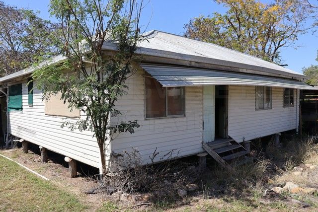 2 bedrooms House in 8 Aberdeen Street COLLINSVILLE QLD, 4804