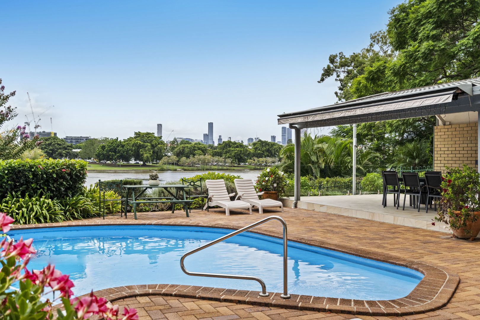 2 bedrooms Apartment / Unit / Flat in 27/82 Sandford Street ST LUCIA QLD, 4067