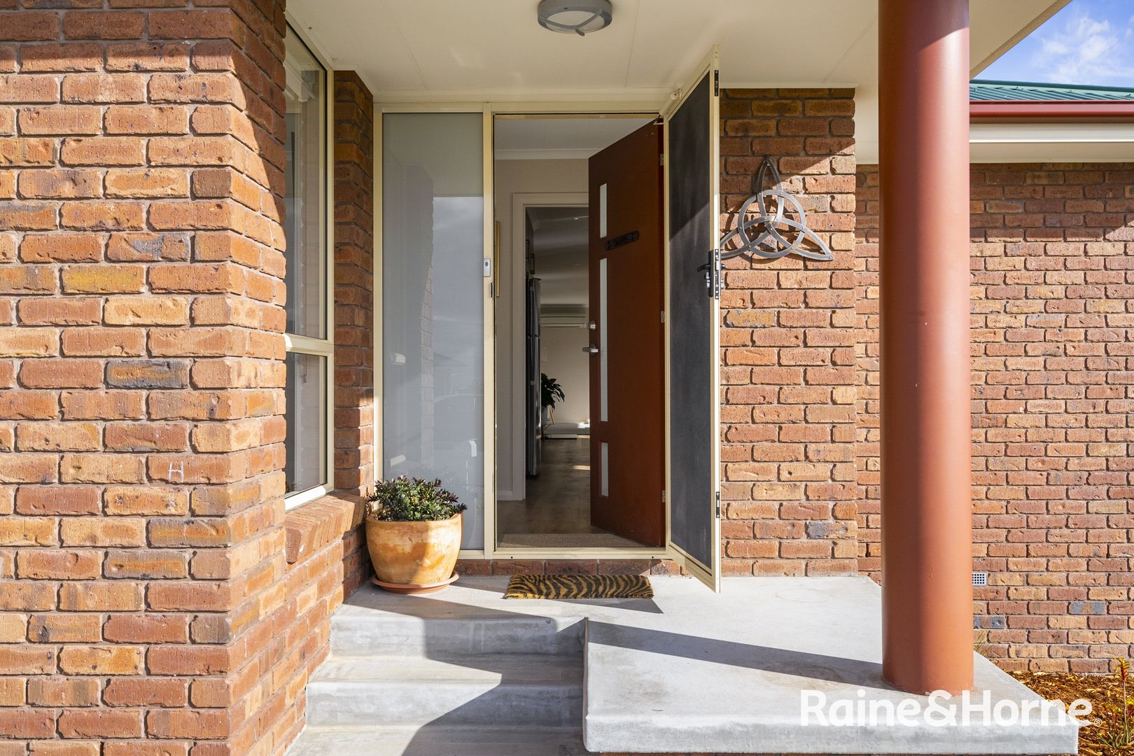 6 Callum Close, Midway Point TAS 7171, Image 2