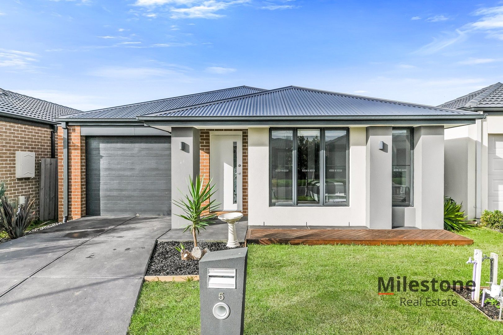 3 bedrooms House in 5 Barcelona Avenue CLYDE NORTH VIC, 3978