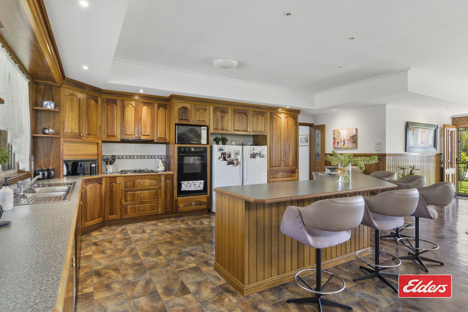 4 McMillan Street, Bathumi VIC 3730, Image 2