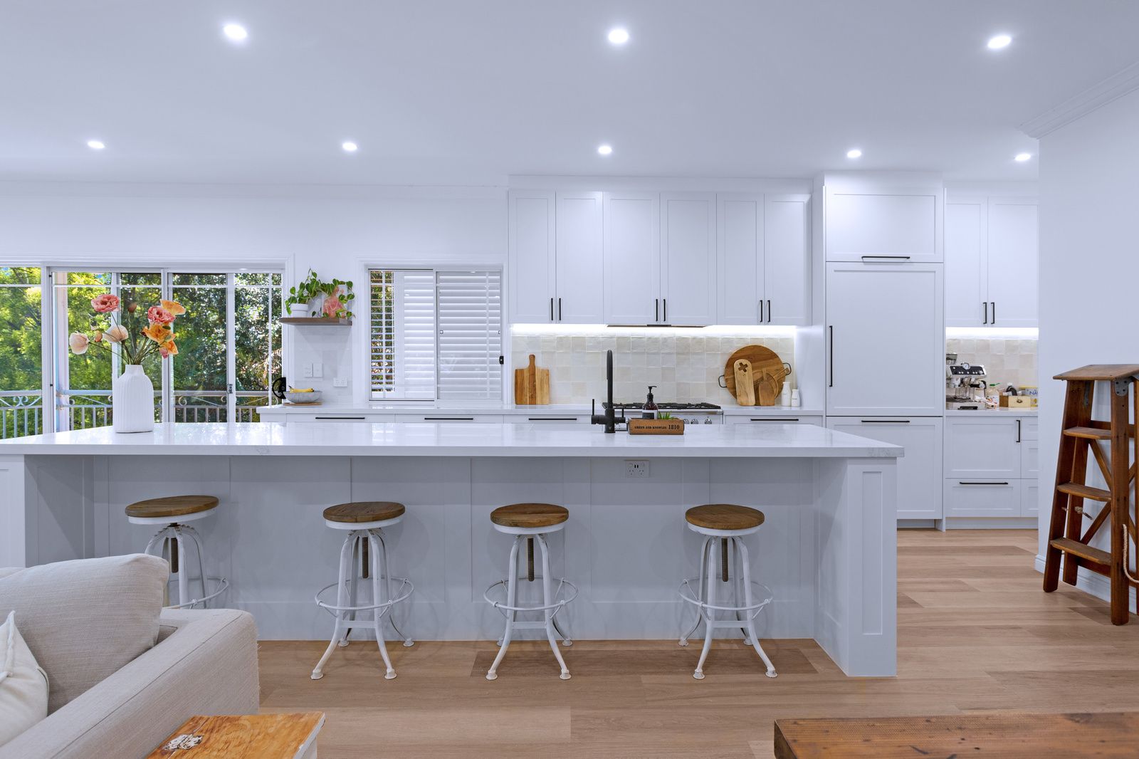 5 bedrooms House in 10 Wattle Glen Place ROBINA QLD, 4226