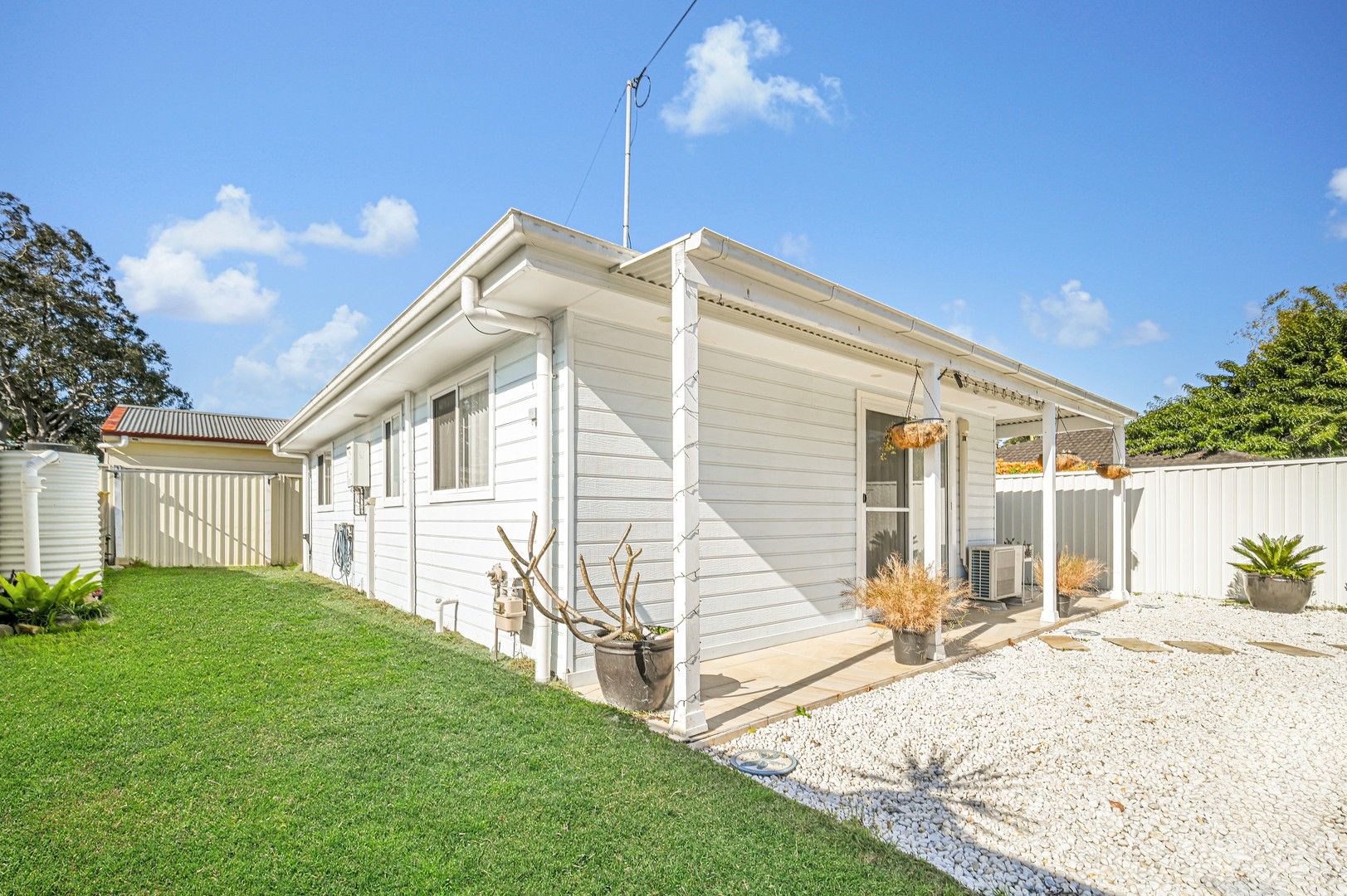 2 bedrooms House in 35A Birdwood Drive BLUE HAVEN NSW, 2262