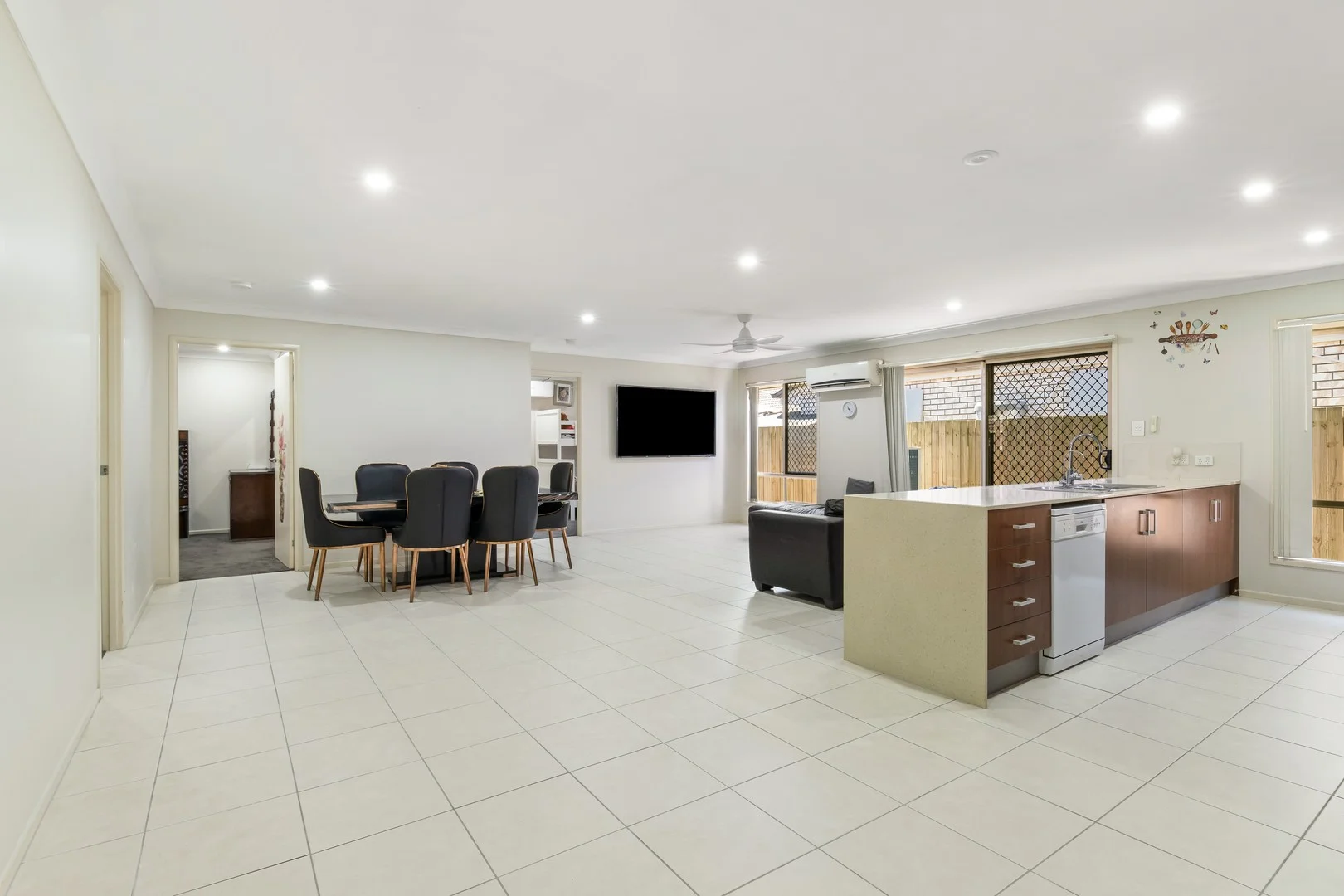 16 Shale Avenue, Logan Reserve QLD 4133