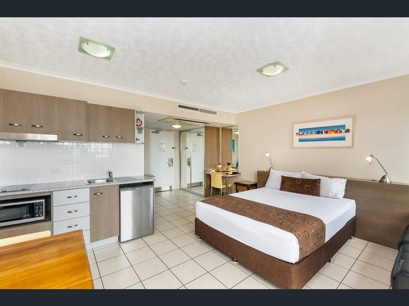 UNIT 31/63-64 THE STRAND, North Ward QLD 4810, Image 2