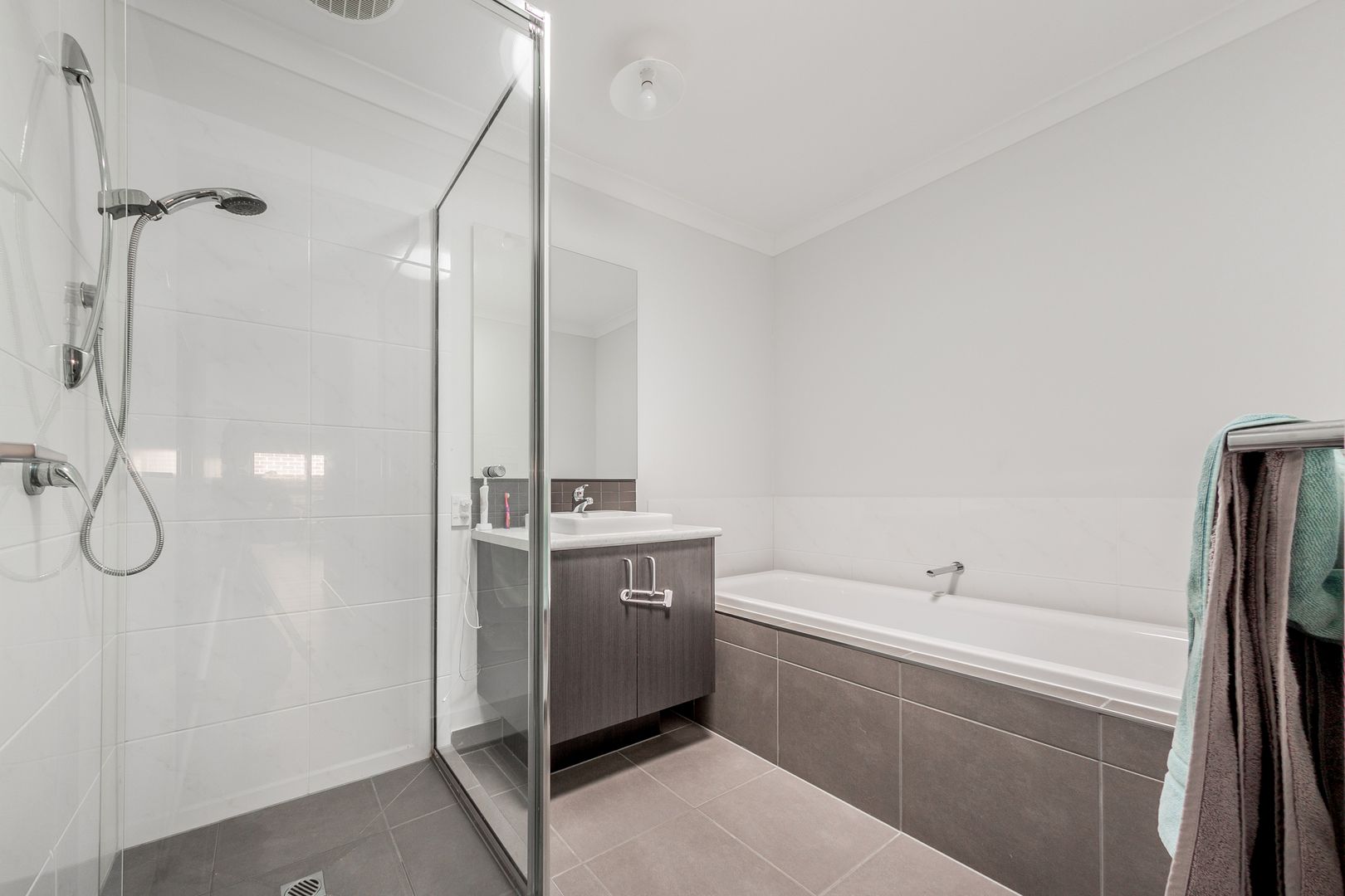 26 Yellow Robin Circuit, Cranbourne East VIC 3977, Image 2