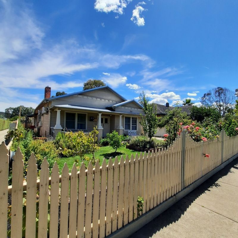 5 bedrooms House in 16 Prince Street MYRTLEFORD VIC, 3737