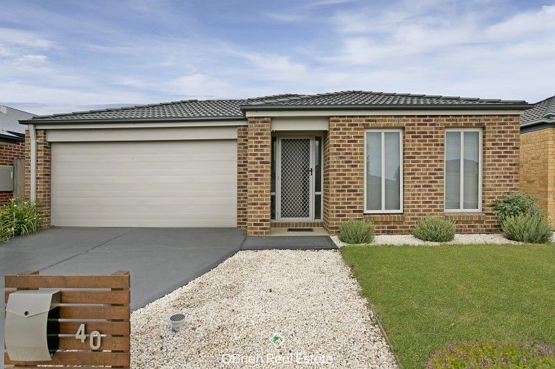 40 Mickleham Drive, Cranbourne North VIC 3977, Image 0