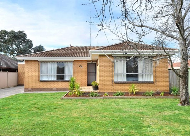 28 Webbcona Parade, Wendouree VIC 3355