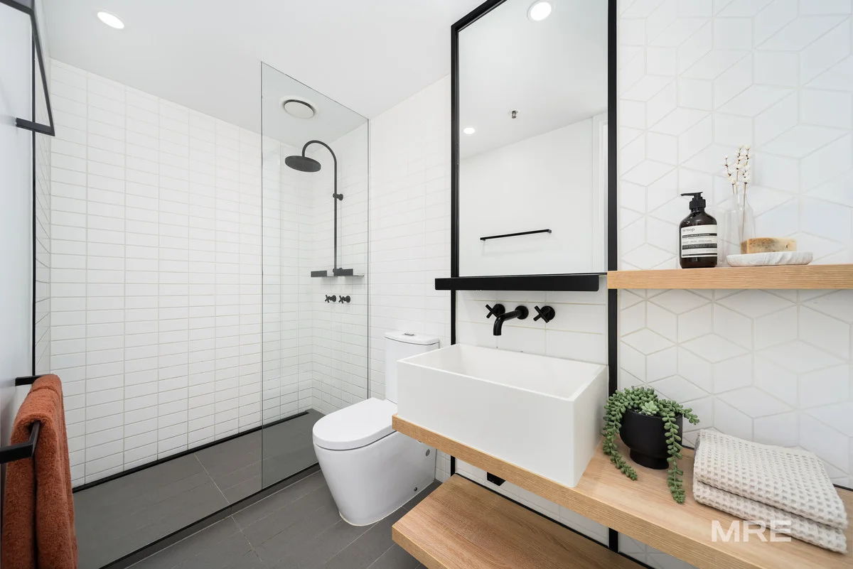 Additional image 8 of 1613/677 La Trobe Street, Docklands VIC 3008