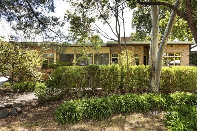 Picture of 35 Gilbert Road, IVANHOE VIC 3079