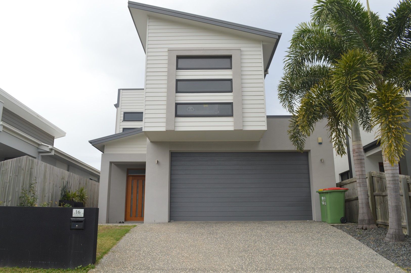 4 bedrooms House in 16 Rosemary Street THORNLANDS QLD, 4164