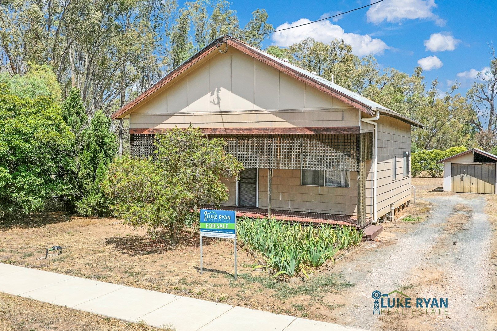 15 Bridge Road, Rochester VIC 3561, Image 0