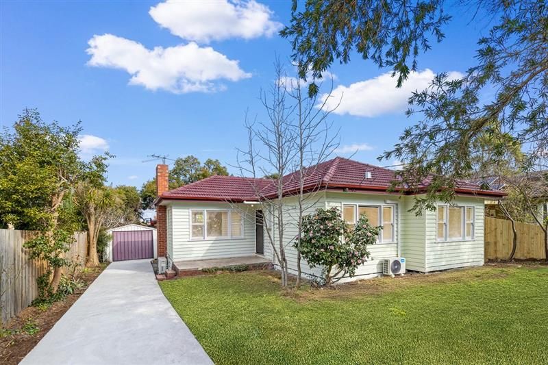 3 bedrooms House in 22 Lincoln Avenue GLEN WAVERLEY VIC, 3150