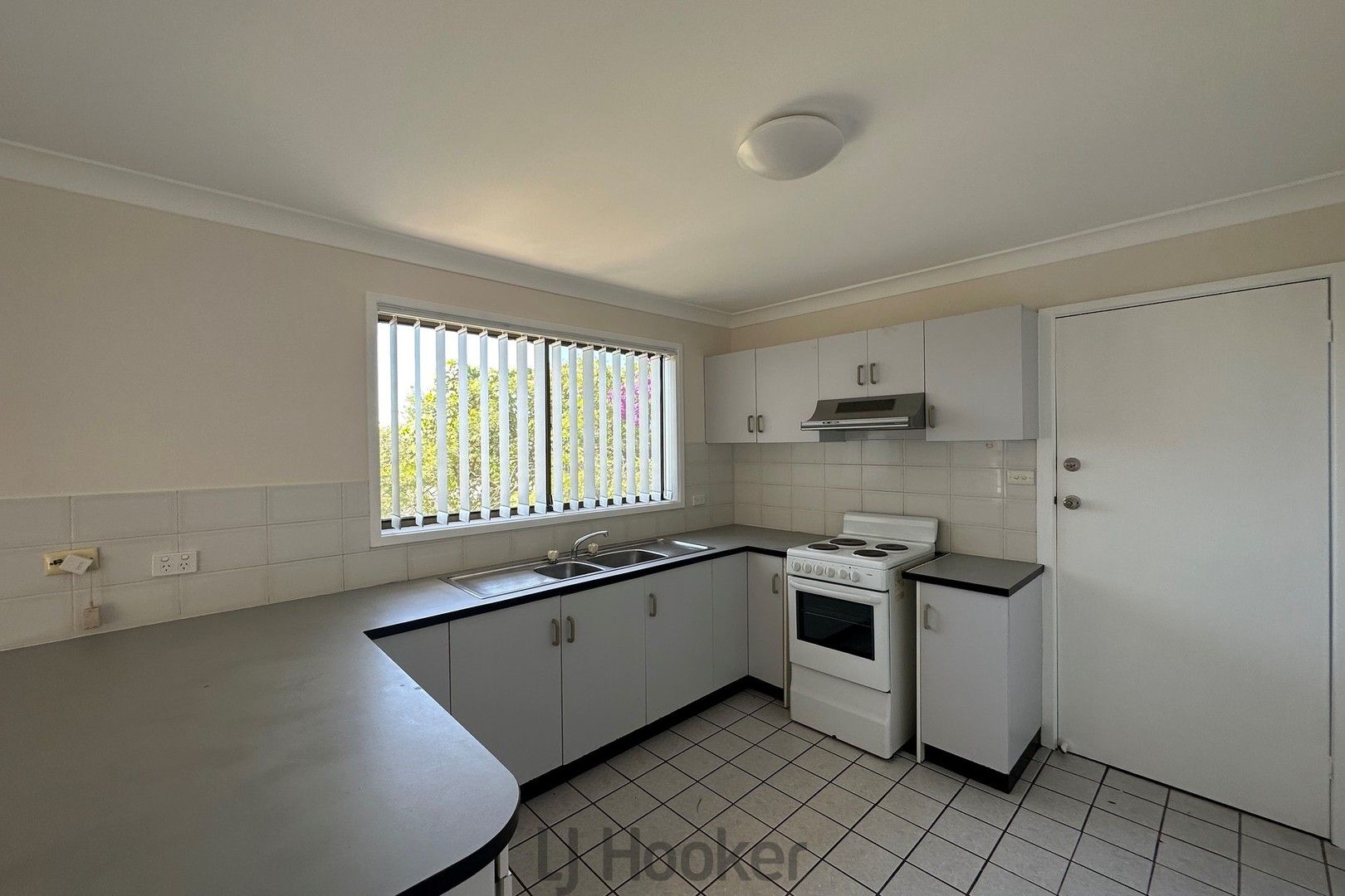 3 bedrooms Apartment / Unit / Flat in 1/265 Excelsior Parade TORONTO NSW, 2283