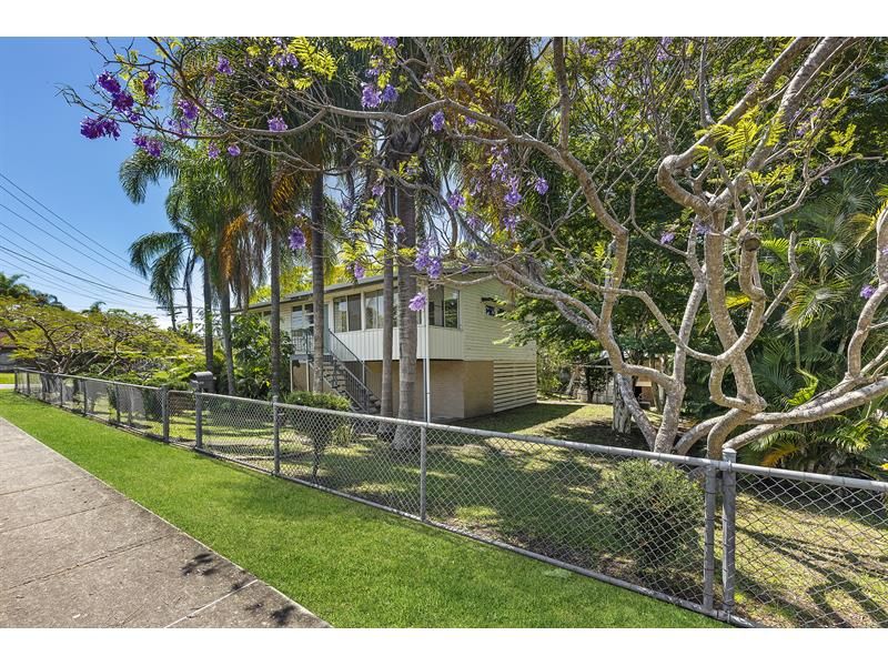 72 Woomera Cres, Southport QLD 4215 House For Rent 750 Domain