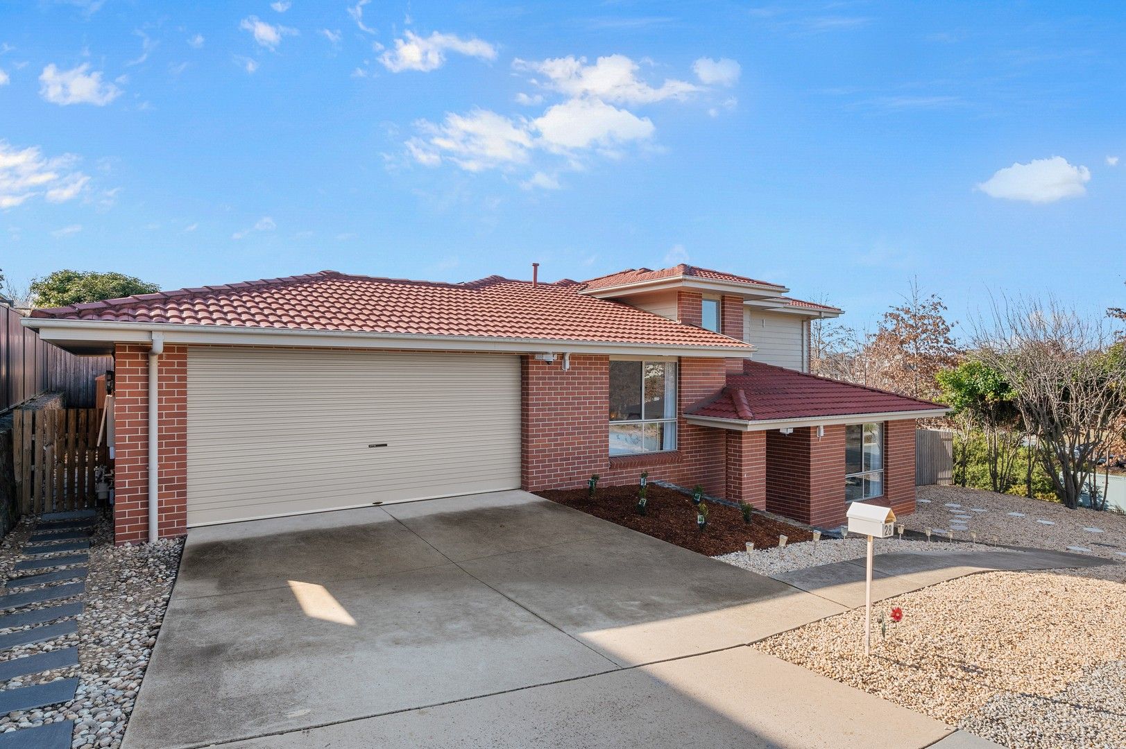 4 bedrooms House in 28 Mary Lee Street BONYTHON ACT, 2905