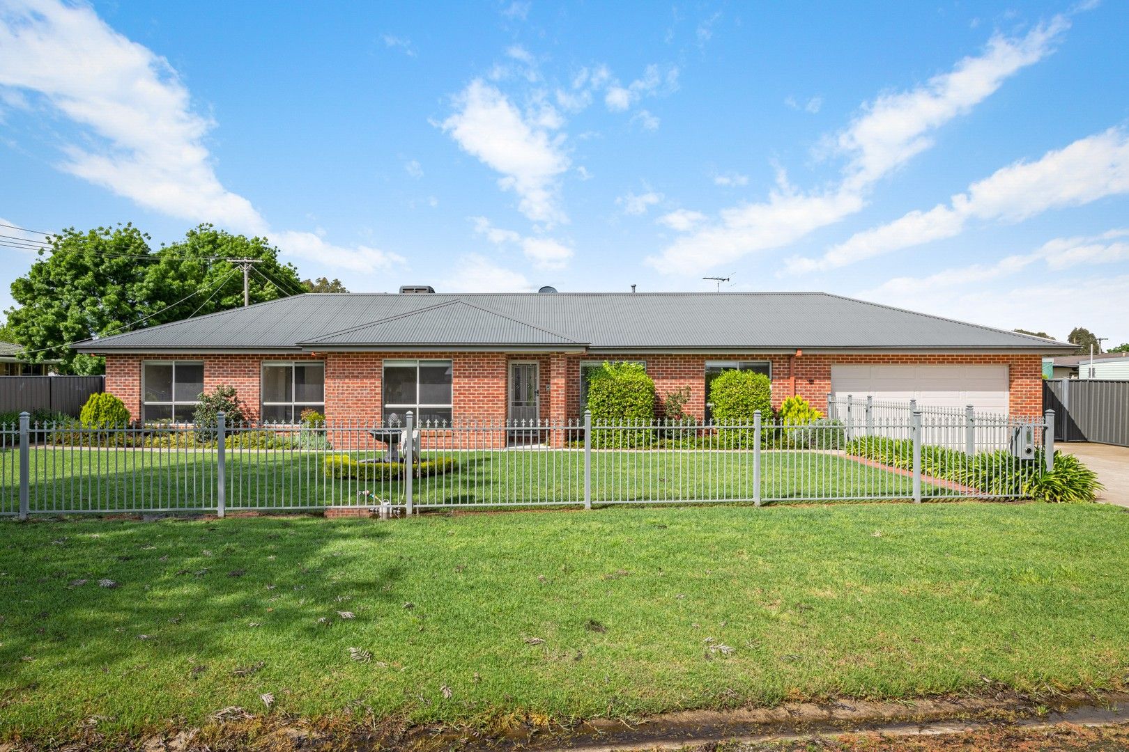 3 bedrooms House in 10 Burke Street CHILTERN VIC, 3683