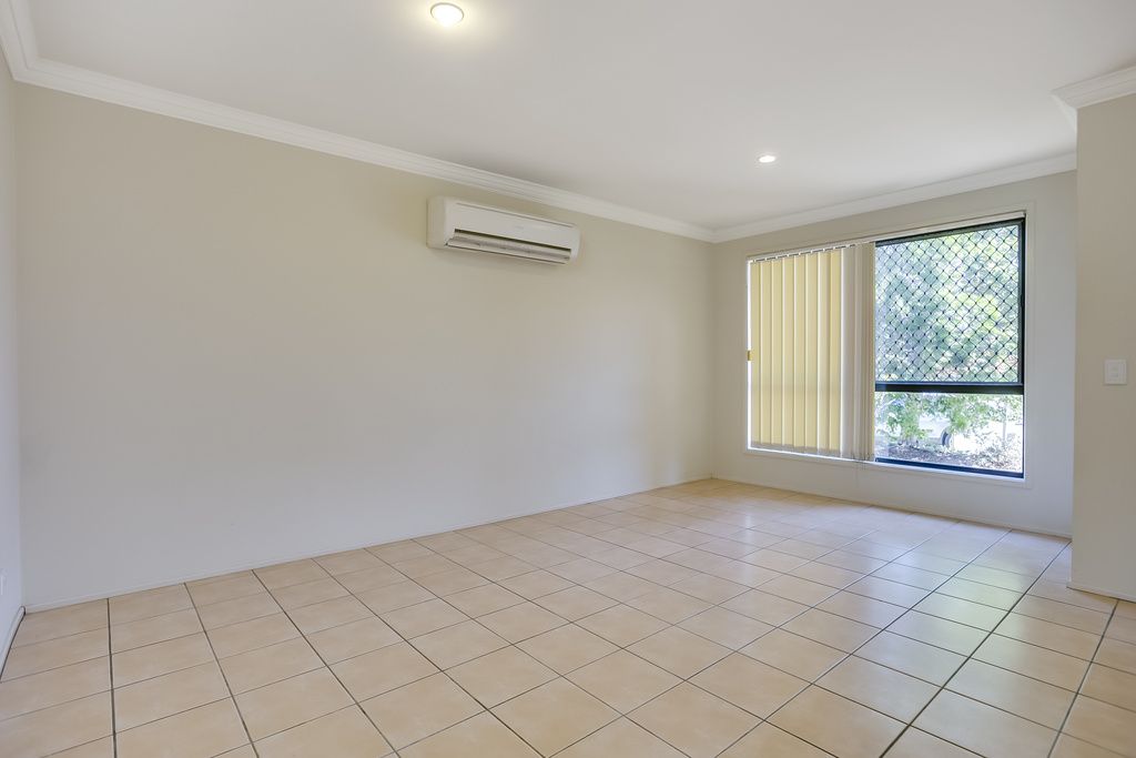 7 Holland Crescent, Wynnum West QLD 4178, Image 2