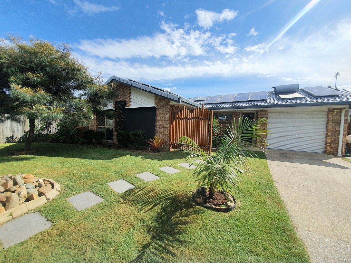 3 bedrooms House in 18 Doreen Drive COOMBABAH QLD, 4216