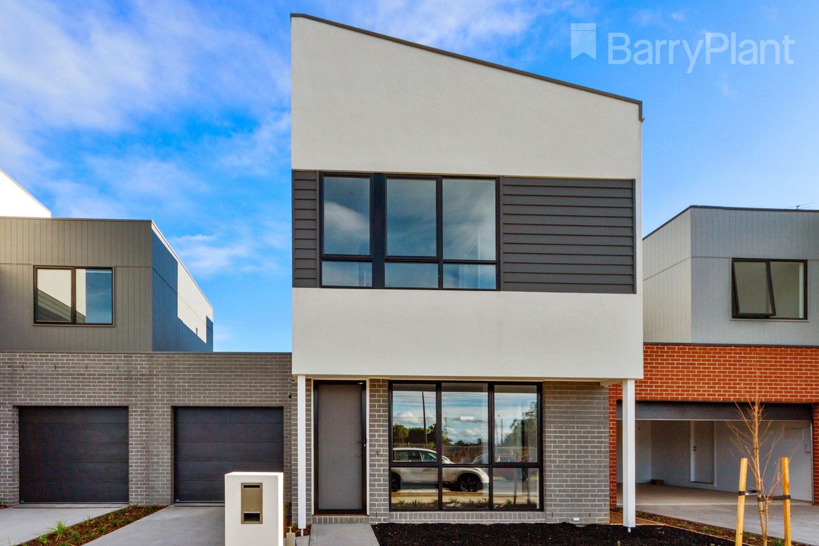 3 bedrooms Townhouse in 46 Gratz Street ST ALBANS VIC, 3021