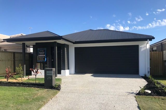 4 bedrooms House in 25 Jim Davidson Boulevard BELIVAH QLD, 4207
