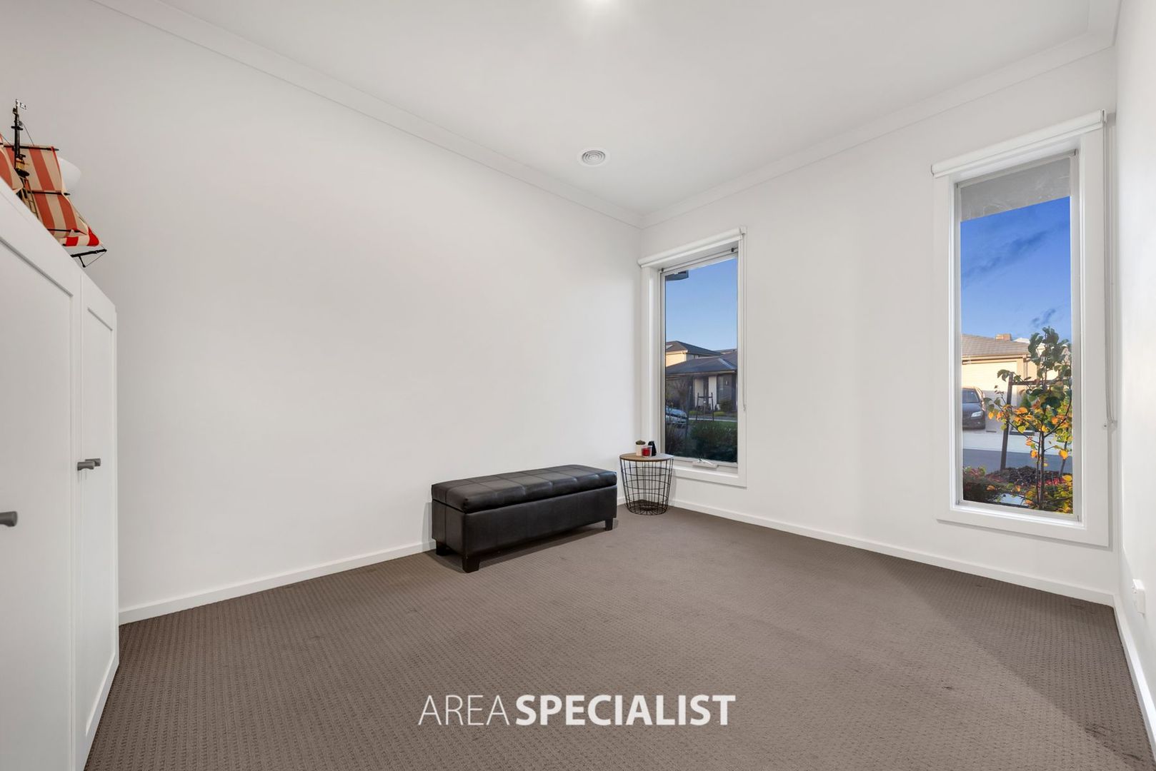 34 Diplomat Crescent, Cranbourne South VIC 3977, Image 1