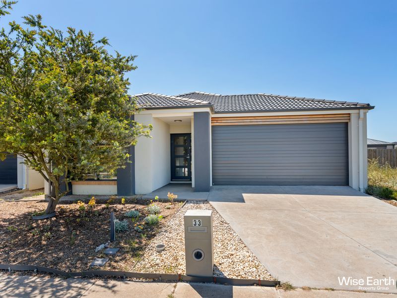 33 Beachside Crescent, Point Cook VIC 3030