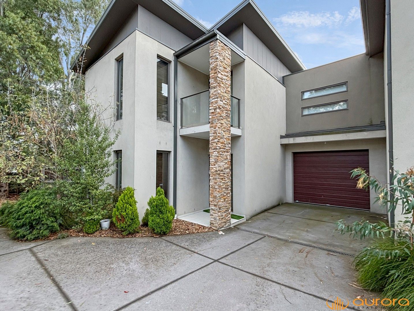 3 bedrooms Townhouse in 1/72 Lynbrook Boulevard LYNBROOK VIC, 3975