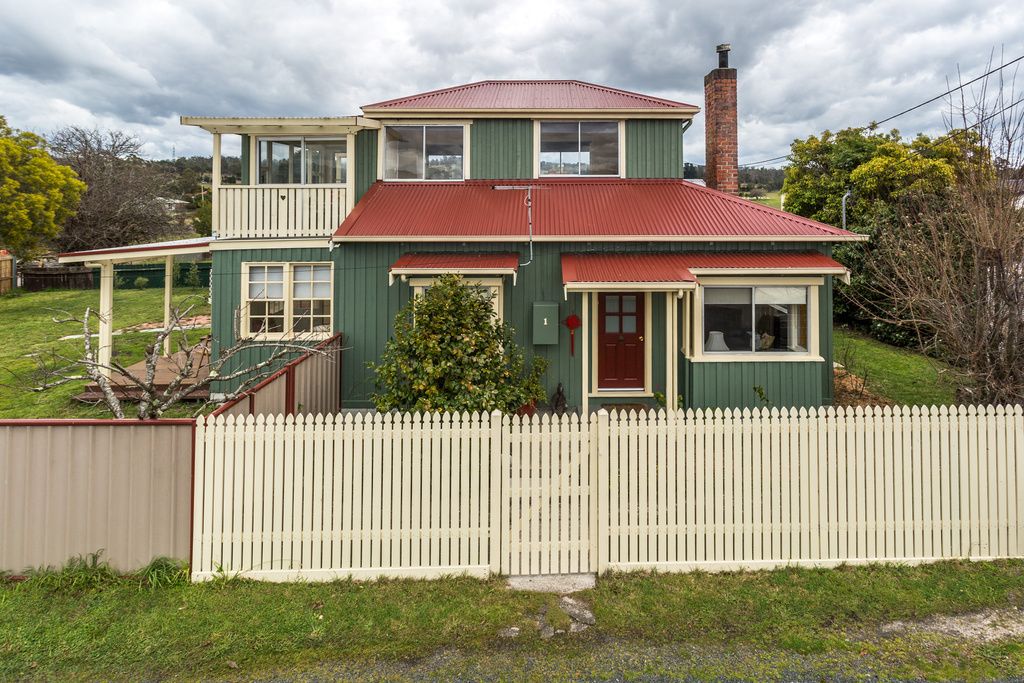 1 Chaplins Lane, Gravelly Beach TAS 7276, Image 0