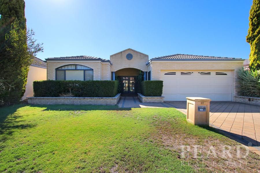 3 bedrooms House in 17 Latina Crescent ELLENBROOK WA, 6069