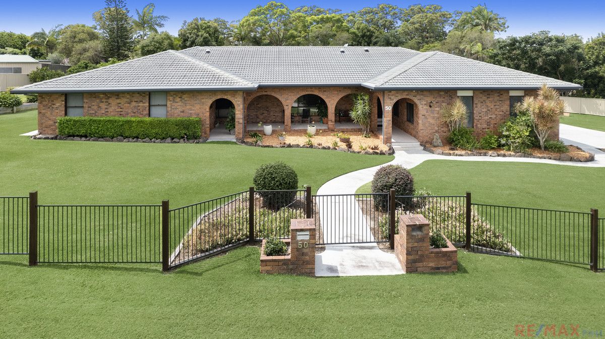 6 bedrooms House in 50 Casuarina Drive LITTLE MOUNTAIN QLD, 4551