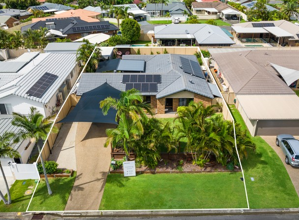 8 Maple Court, Burleigh Waters QLD 4220