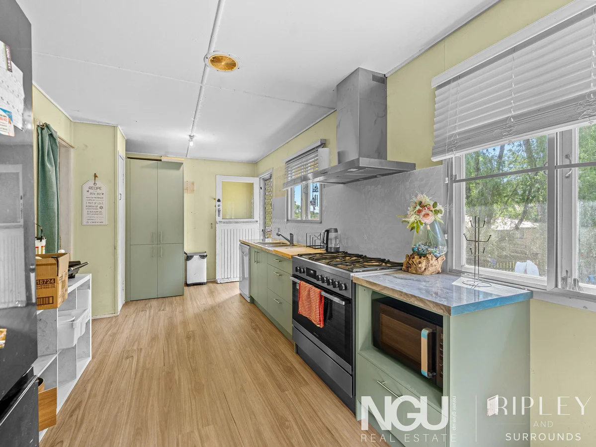 Primary image of 27 Kynance Street, Leichhardt QLD 4305